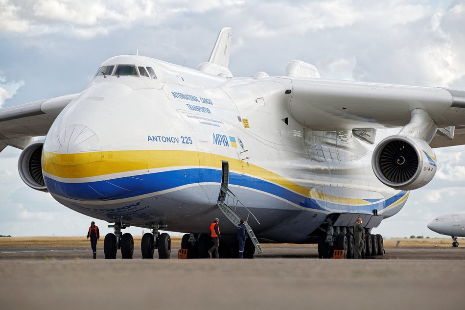 The Largest Aircraft to Ever Take Flight: Engineering Wonders in the Sky